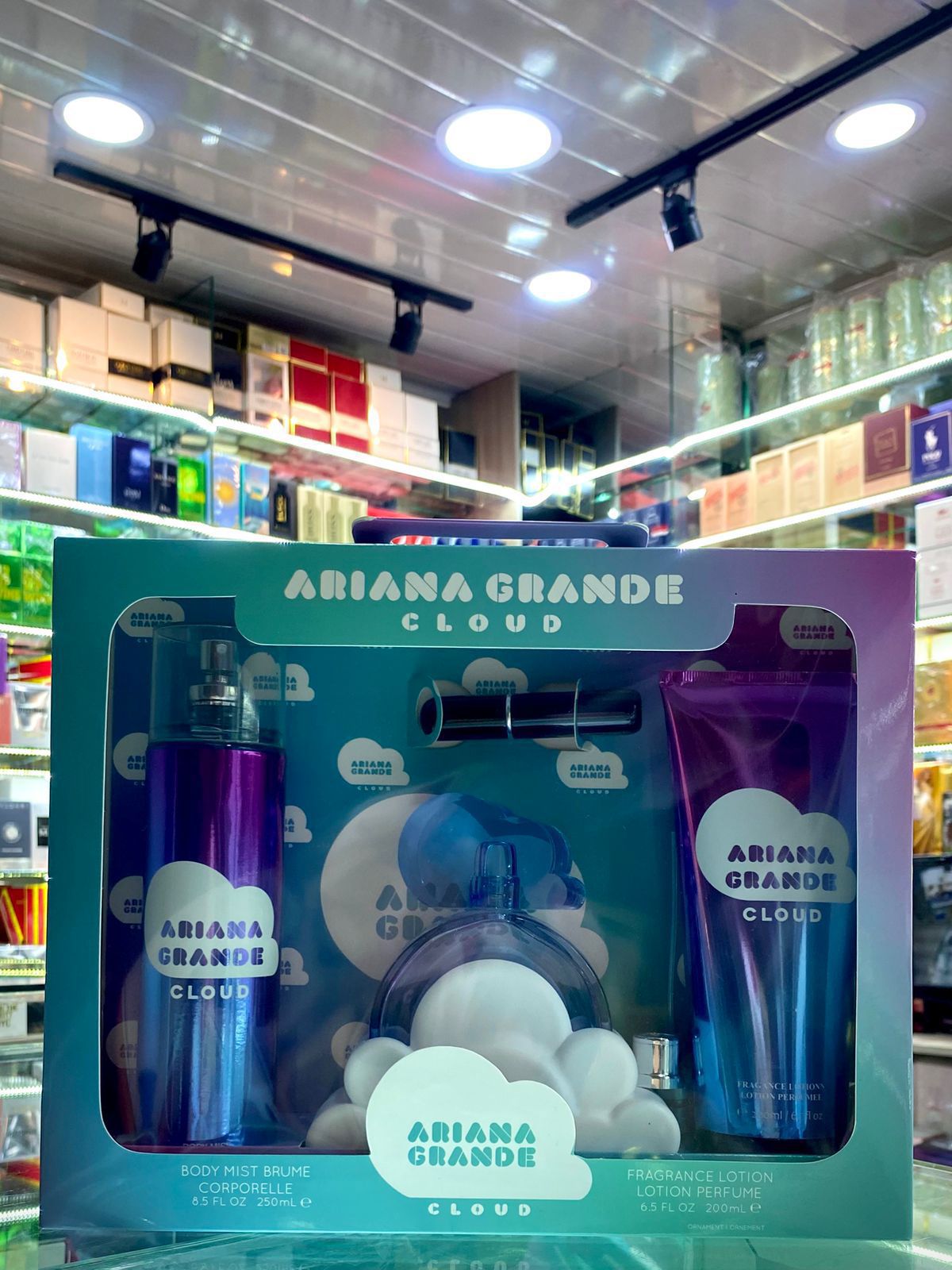 Estuche cloud ariana grande